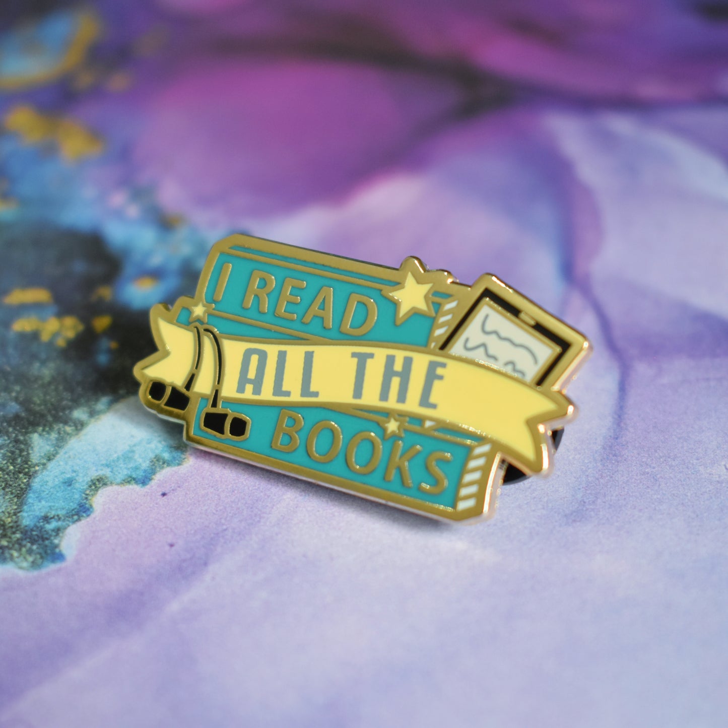 I Read ALL THE Books (Gold) - Enamel Pin