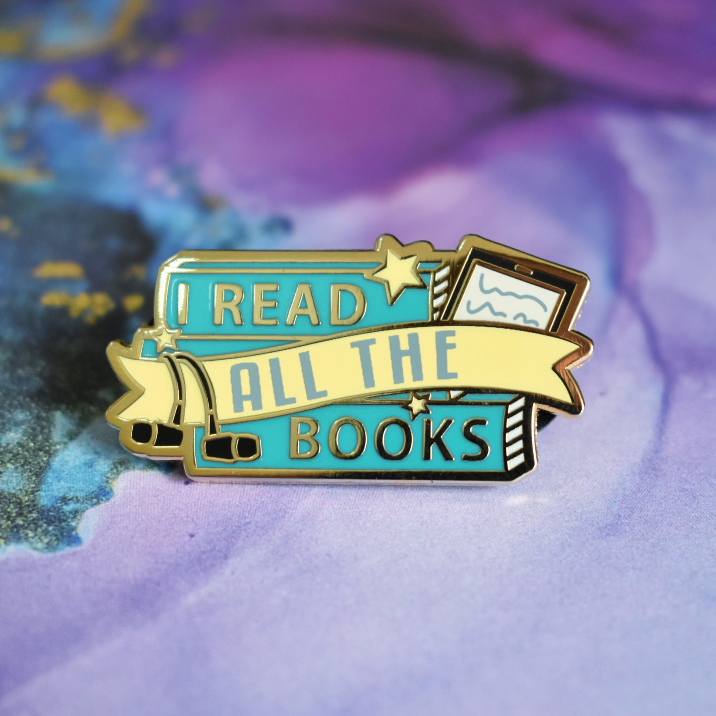 I Read ALL THE Books (Gold) - Enamel Pin